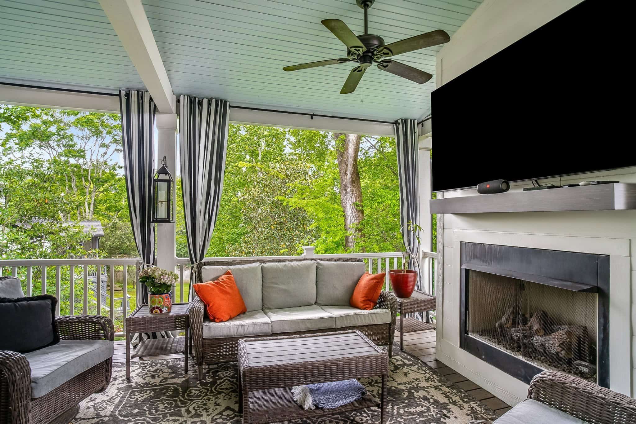301 Culpepper Ct. - back deck